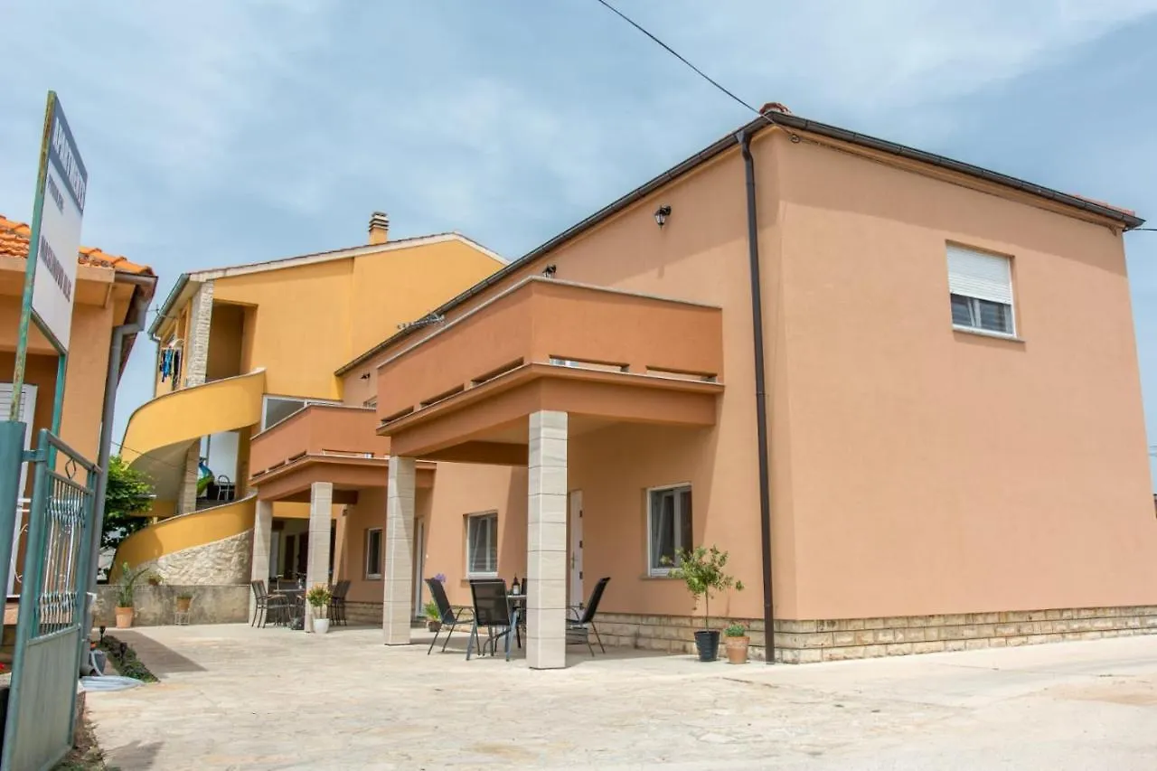 Apartman Joso Sukošan شقة